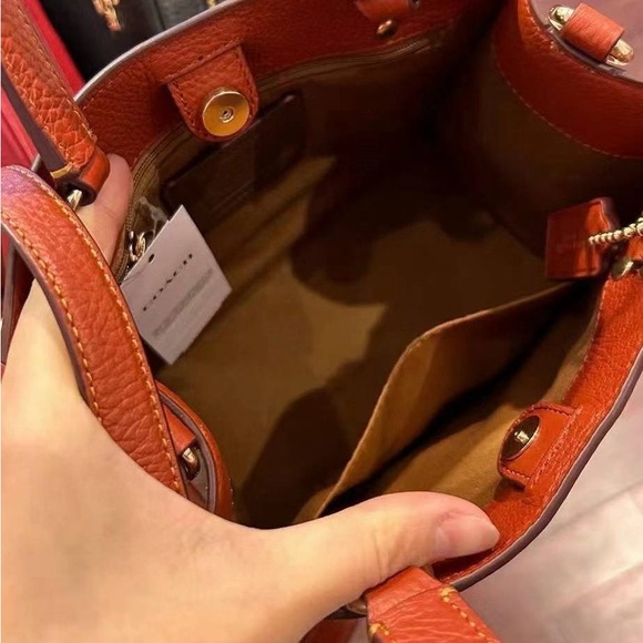 Dempsey Tote 22 In Signature Jacquard With Strawberry - Picture 6 of 6